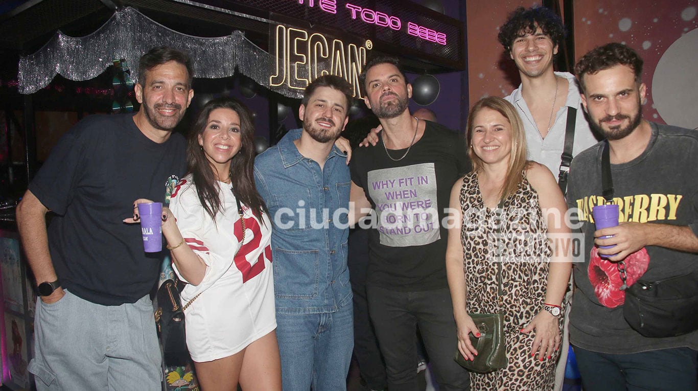 Pampito festejó su cumpleaños con los amigos de Puro Show. (Foto: Movilpress).