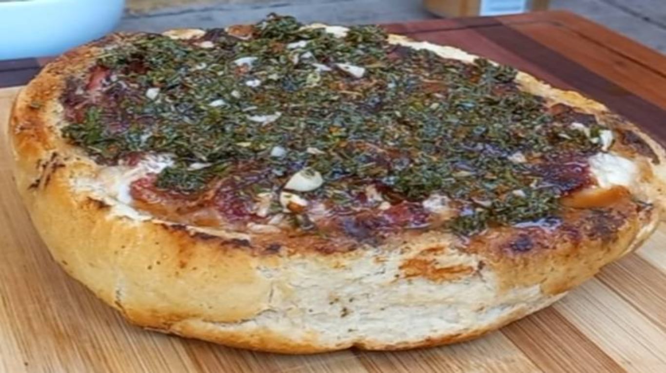 Pan de chimichurri relleno: un sabor irresistible en cada bocado        