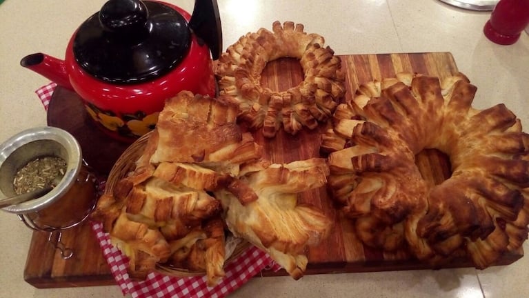 Para el mate: Cremona rellena de membrillo y libritos de grasa