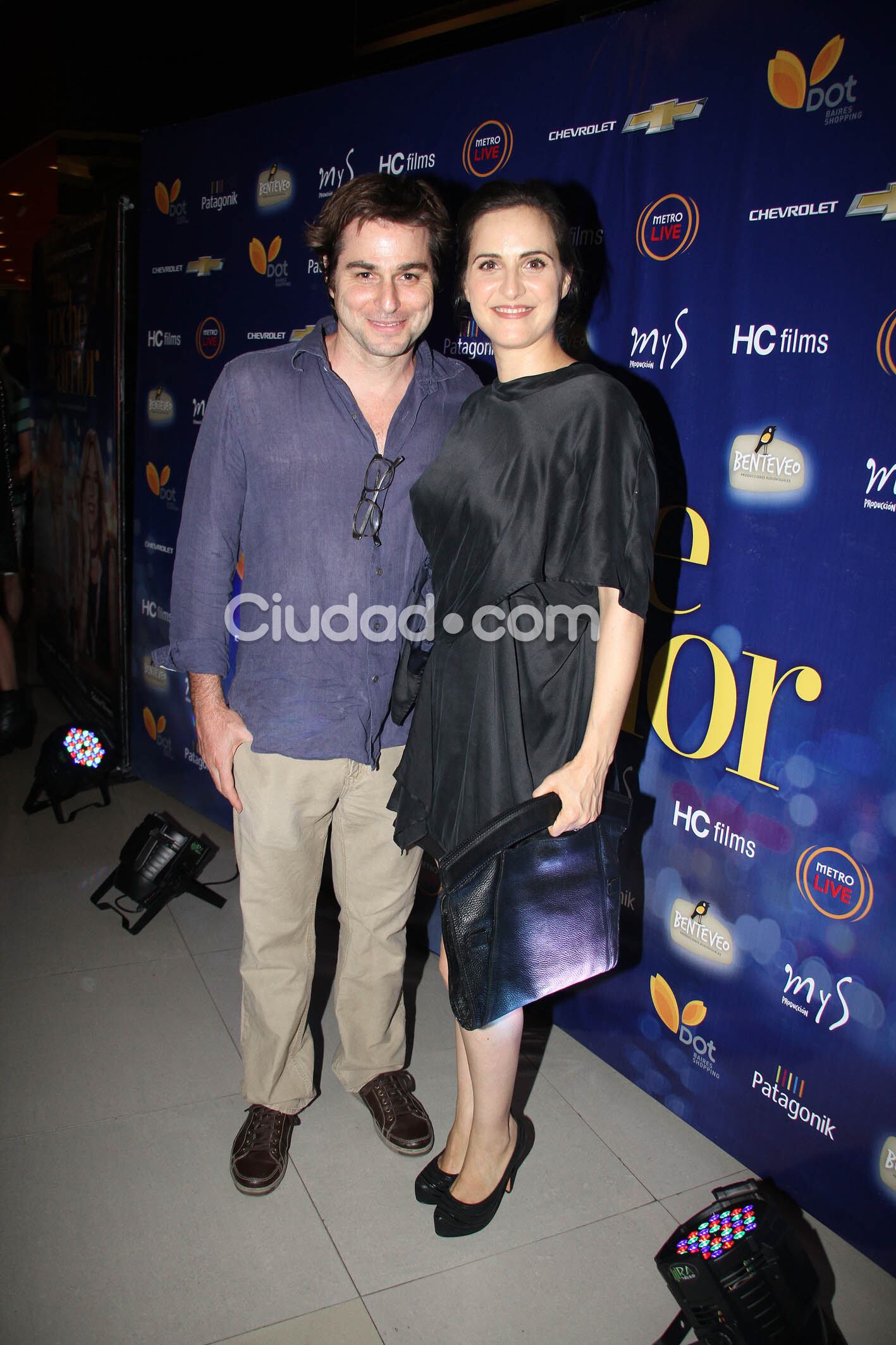 Parejitas famosas, diosas y súper looks en una velada a puro cine en la premiere de Una noche de amor. (Foto: Movilpress)