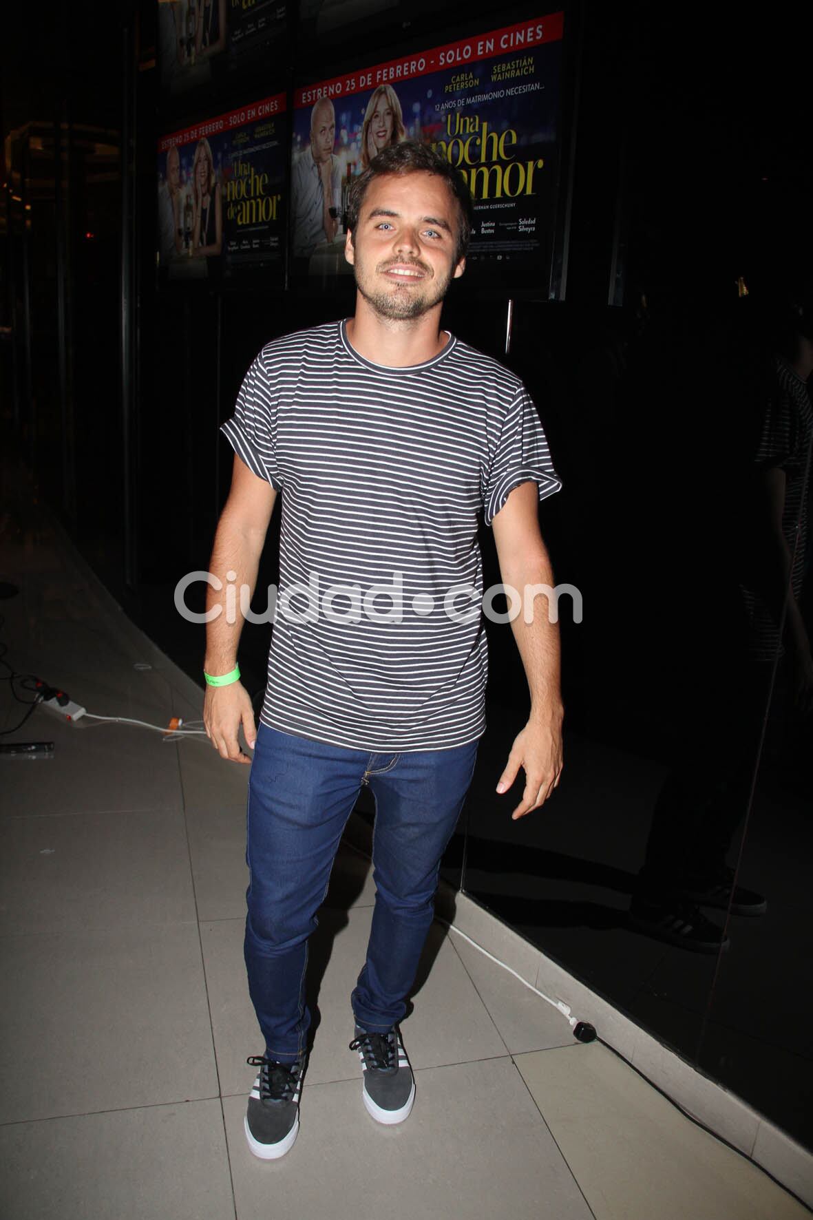 Parejitas famosas, diosas y súper looks en una velada a puro cine en la premiere de Una noche de amor. (Foto: Movilpress)