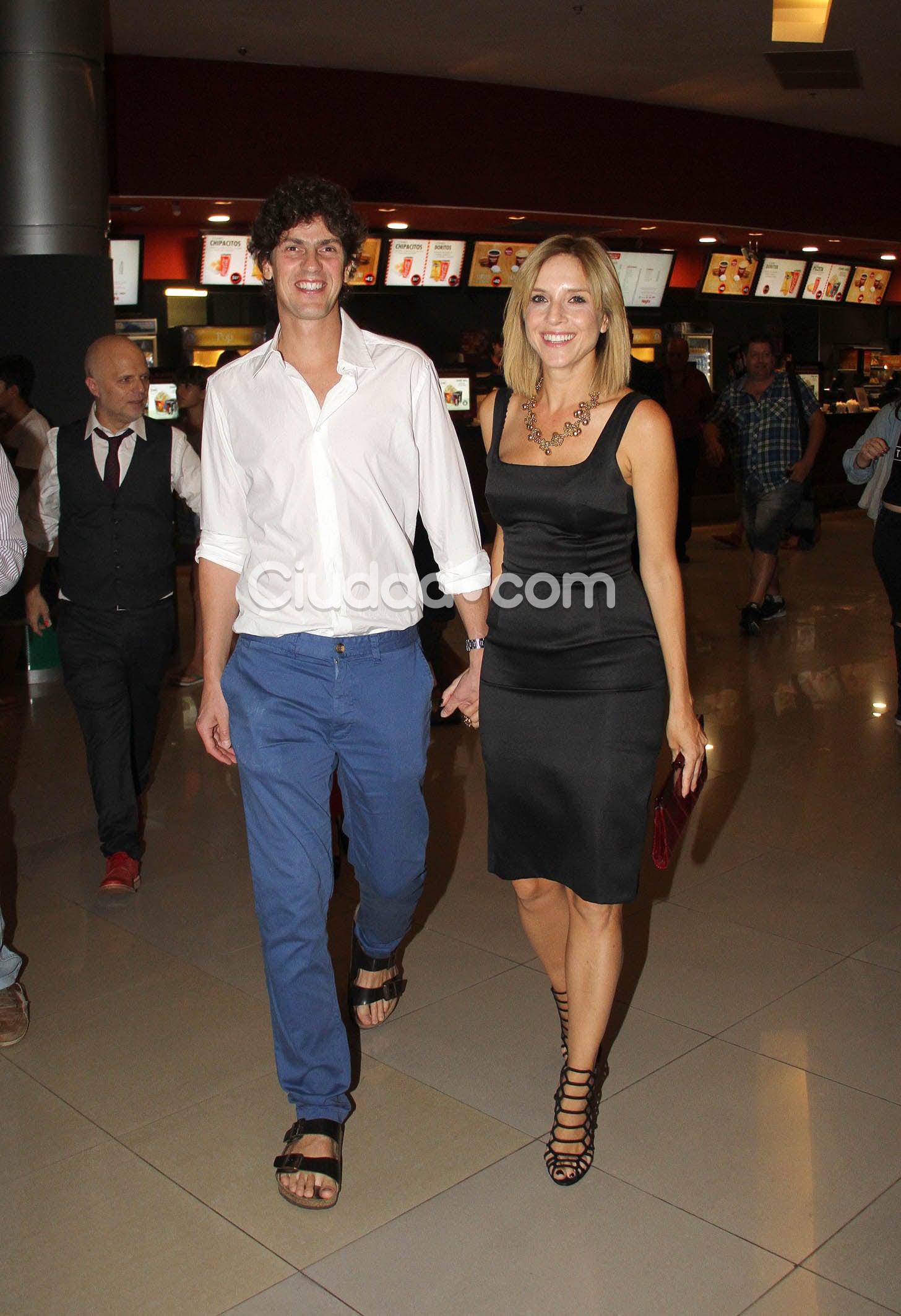 Parejitas famosas, diosas y súper looks en una velada a puro cine en la premiere de Una noche de amor. (Foto: Movilpress)