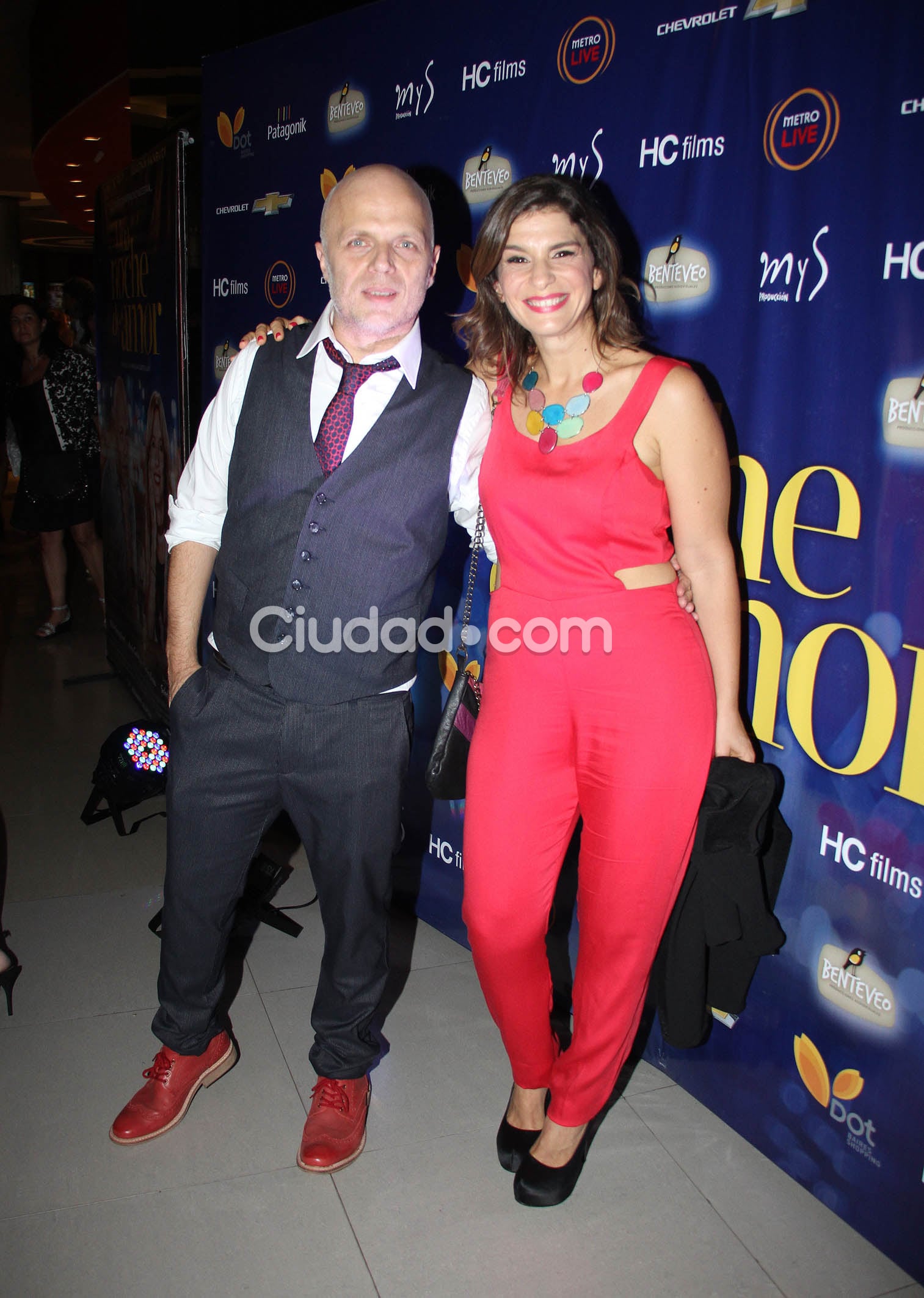 Parejitas famosas, diosas y súper looks en una velada a puro cine en la premiere de Una noche de amor. (Foto: Movilpress)