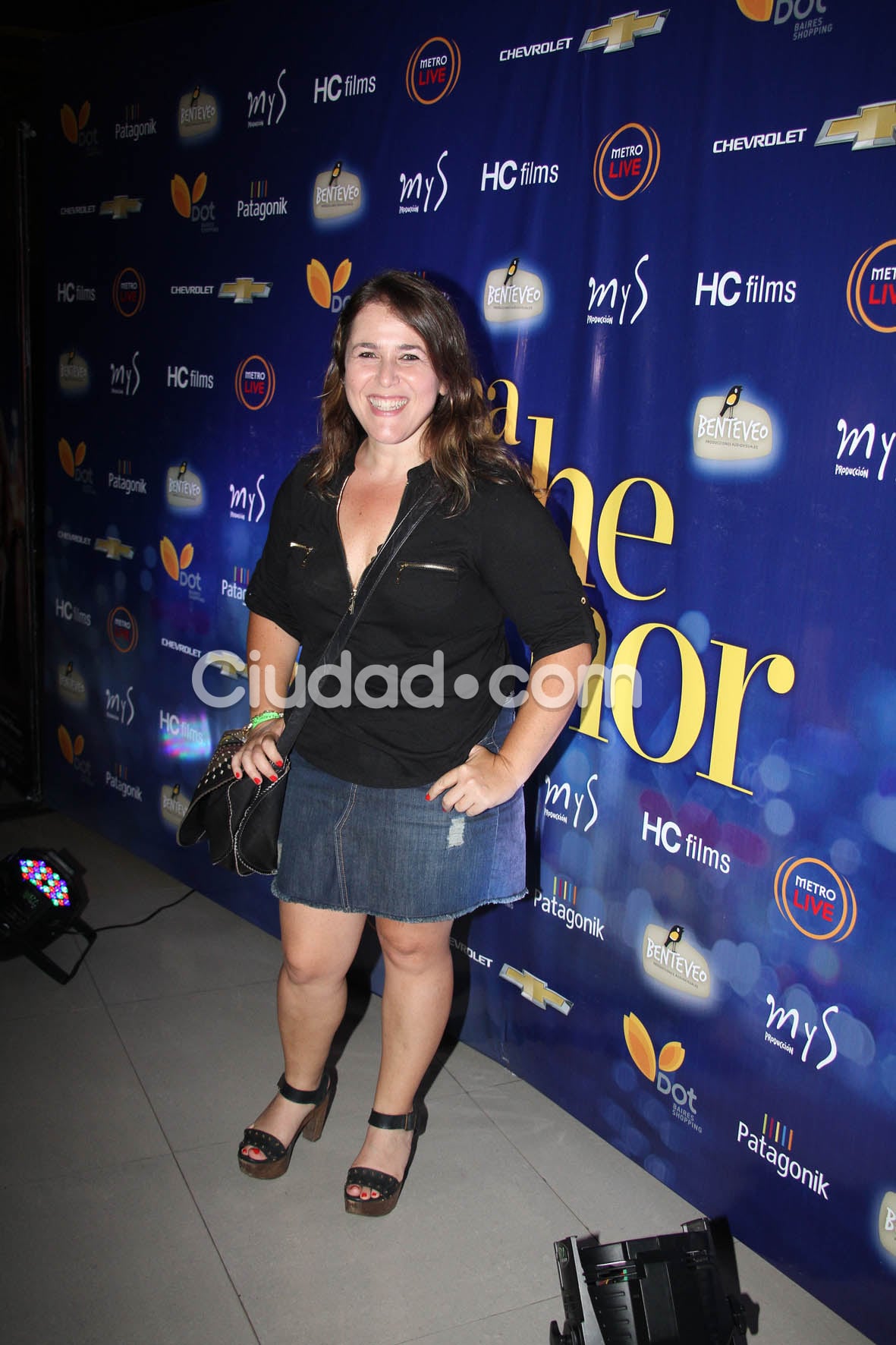 Parejitas famosas, diosas y súper looks en una velada a puro cine en la premiere de Una noche de amor. (Foto: Movilpress)