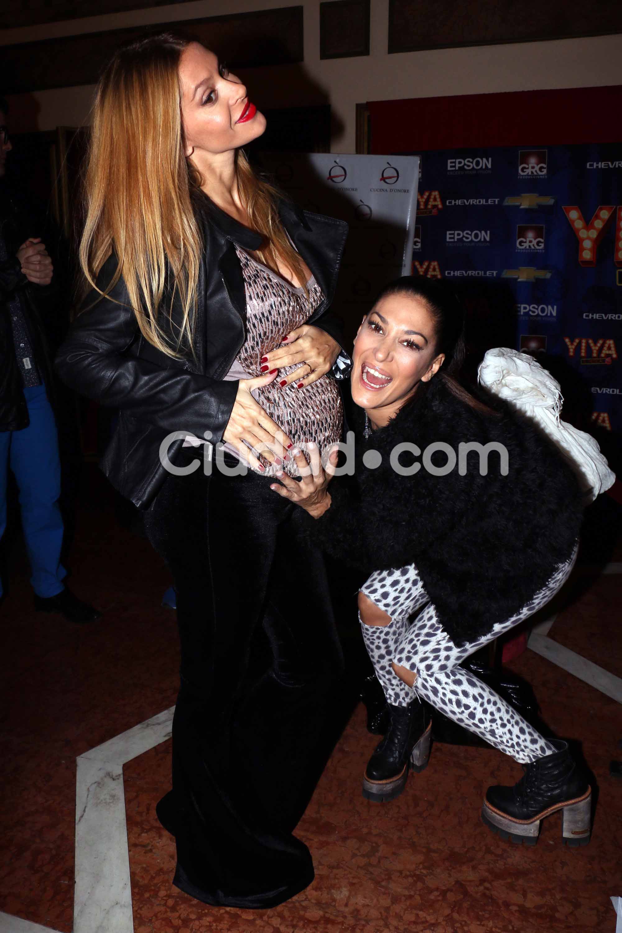 Parejitas y famosos en el estreno de Yiya, el musical. (Foto: Movilpress)