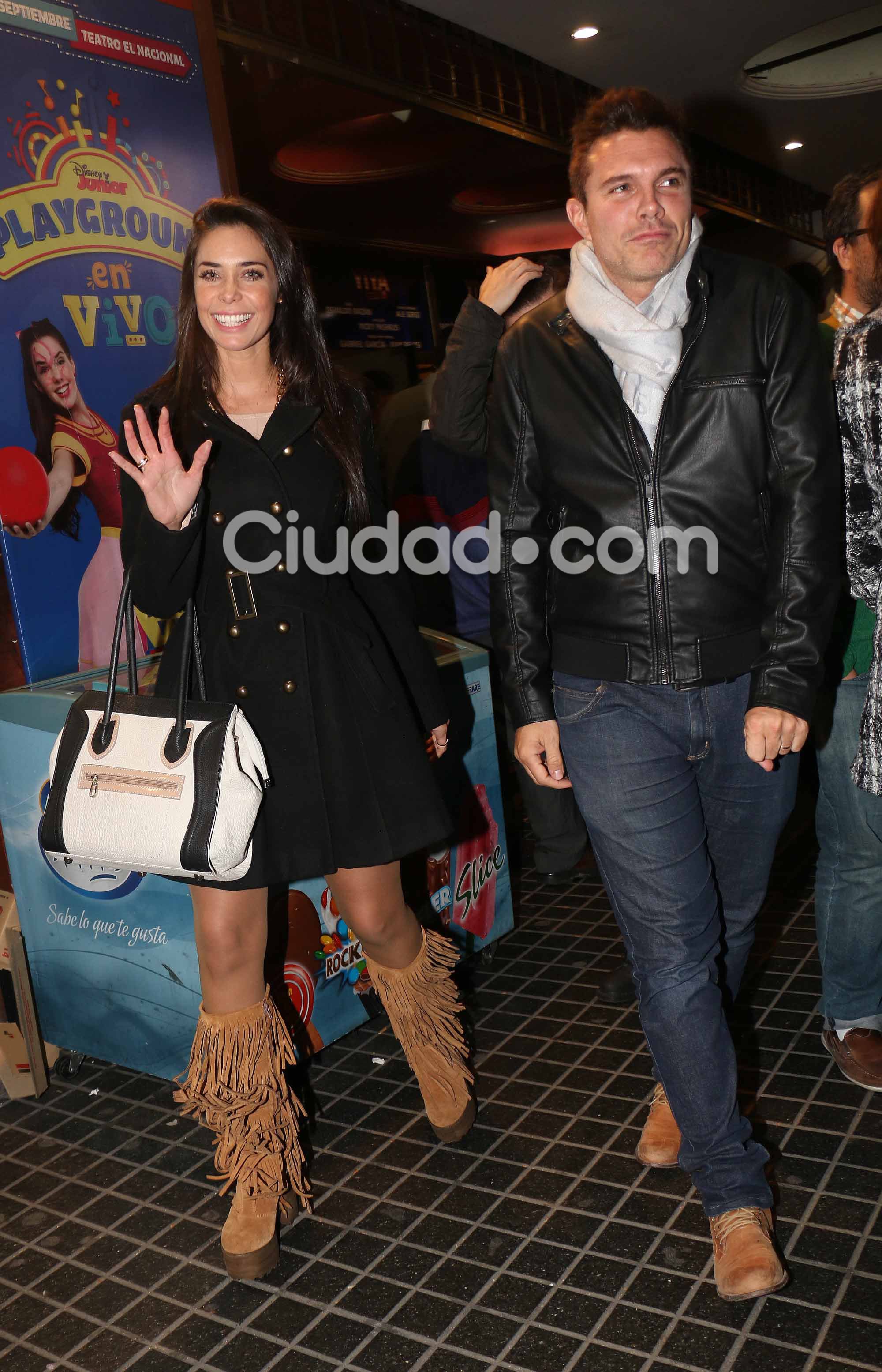 Parejitas y famosos en el estreno de Yiya, el musical. (Foto: Movilpress)