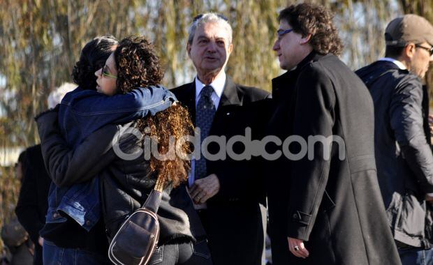 Patricia Sosa comparte su dolor. Oscar Mediavilla y Marcelo Tinelli. (Foto: Jennifer Rubio - Ciudad.com)