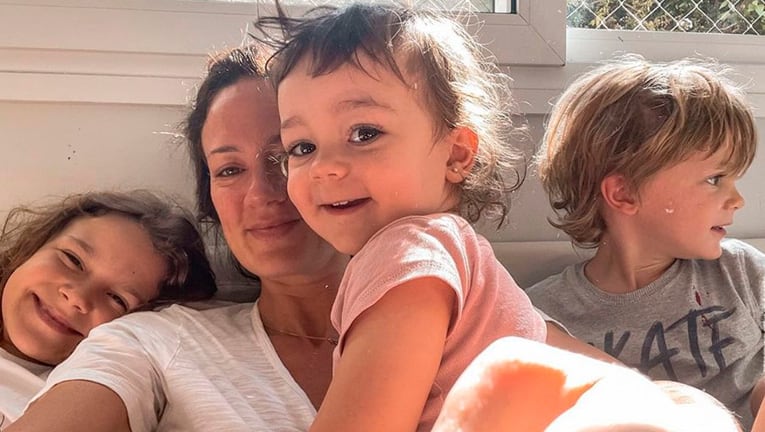 Paula Chaves compartió cansada las fotos de una tarde caótica con sus hijos.