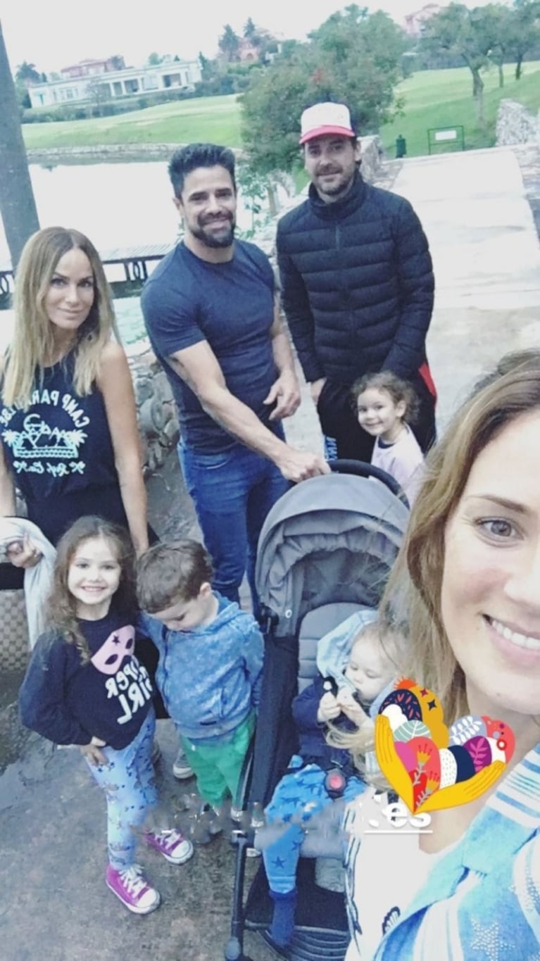 Paula Chaves, Pedro Alfonso, Luciano Castro y Sabrina Rojas con sus hijos: "Fin de semana de amigos, familia y amor"