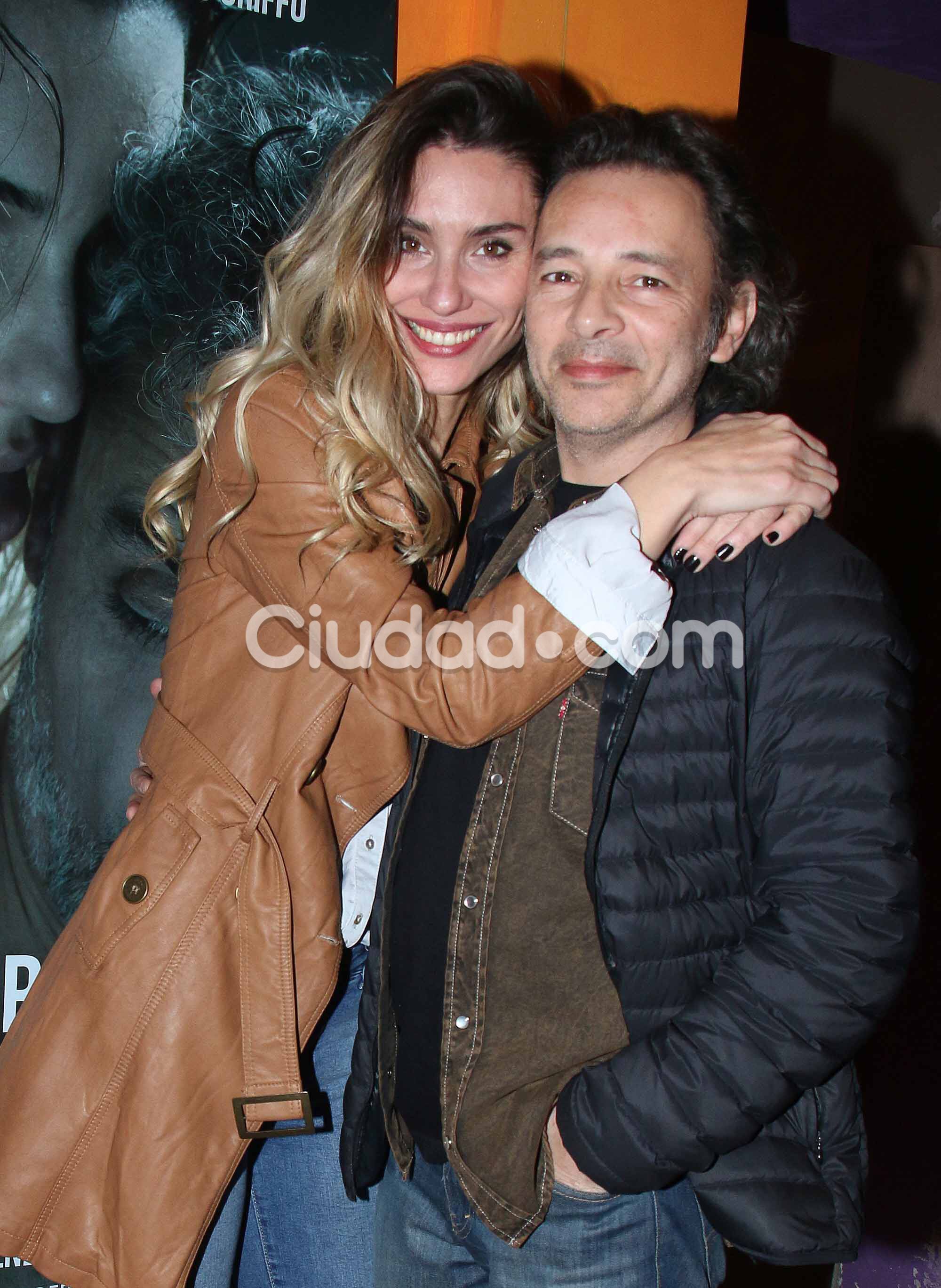 Paula Morales y Fabián Vena tras el debut de Me amarás por siempre jamás. (Foto: Movilpress)