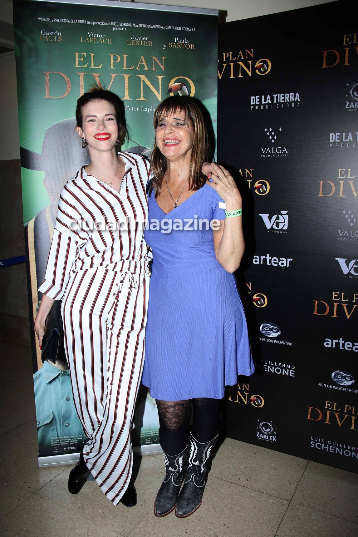 Paula Santor y Fabiana Cantilo en la presentación de El plan divino. (Foto: Movilpress)