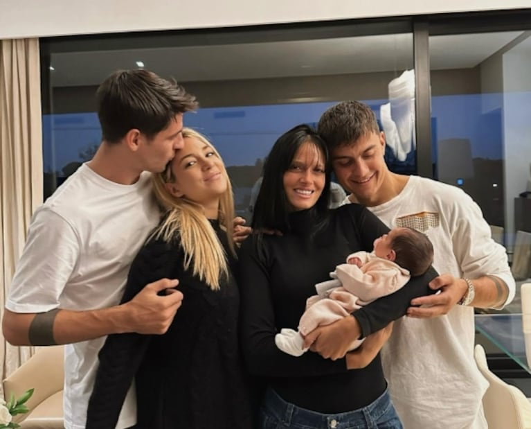 Paulo Dybala y Oriana Sabatini presentaron a su ahijada, hija de padres famosos: "Hermosura"