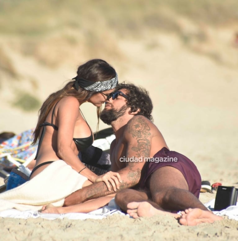 Paz Cornú, súper apasionada con su nuevo novio en Punta del Este: lomazos y mimos en la arena 