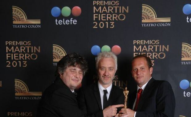 Perros de la calle y su premio. (Foto: Telefe)