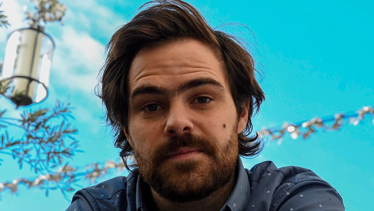 Peter Lanzani contó si le gusta que las chicas lo encaren.