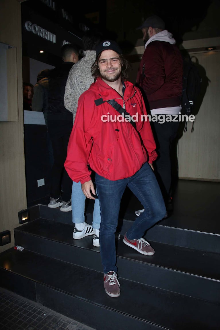  Peter Lanzani, en el cumple de Cande Vetrano (Foto: Movilpress)