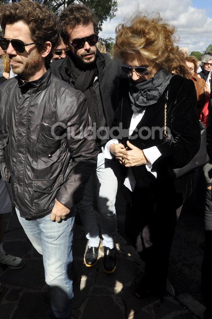 Peto Menahem, Nicolás Cabré y Norma Aleandro en el último adiós a Alfredo Alcón. (Foto: Jennifer Rubio-Ciudad.com)