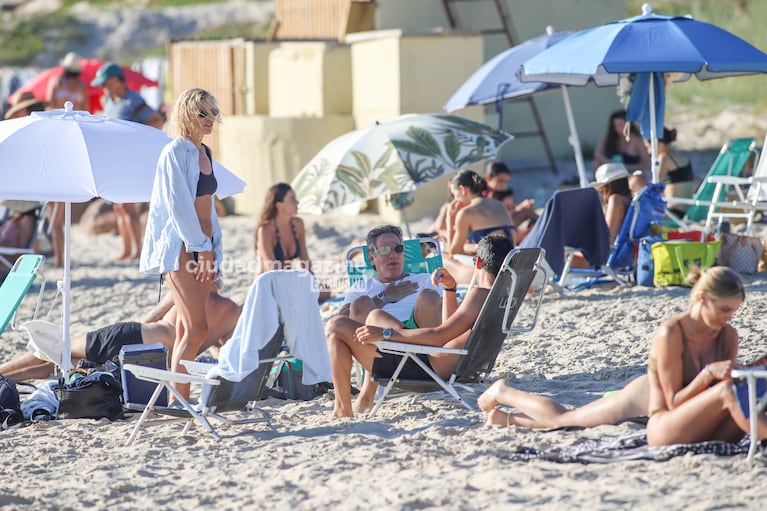 Pía Slapka en Punta del Este con su actual novio y su ex (Foto: Ramiro Souto)