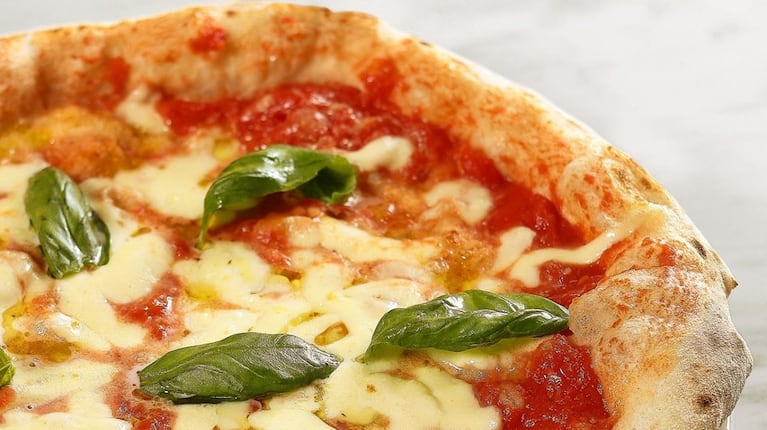 Pizza napolitana: la receta para llevar el aire italiano a tu mesa 