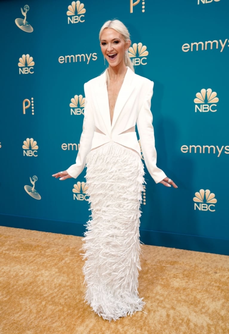 Premios Emmy 2022: los looks en la alfombra roja y la ceremonia en vivo