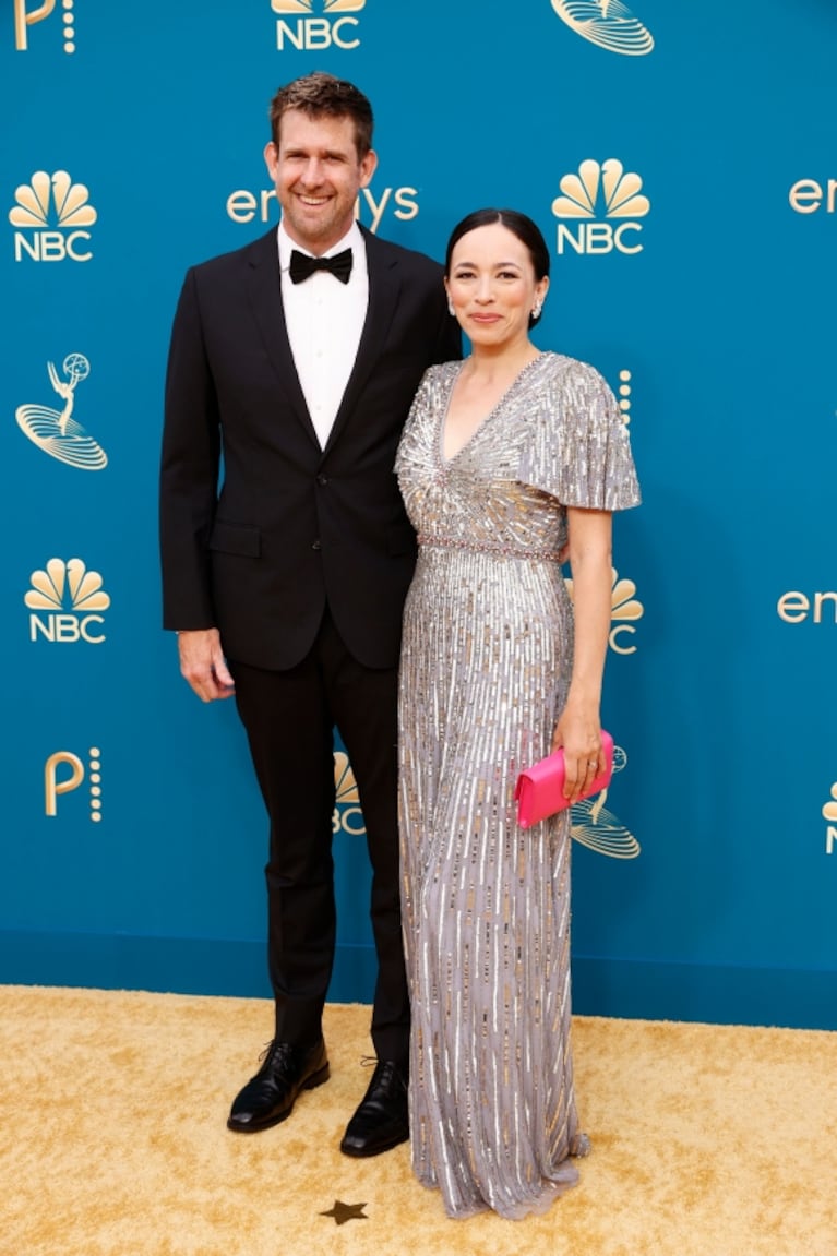 Premios Emmy 2022: los looks en la alfombra roja y la ceremonia en vivo