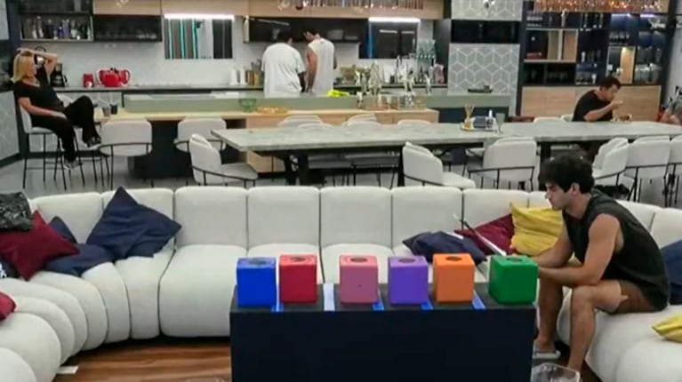 Quedó abierto un micrófono en Gran Hermano y se filtró la picante charla de un jugador con la producción.