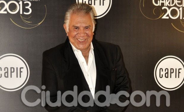 Raúl Lavié, súper elegante. (Foto: Jennifer Rubio-Ciudad.com)