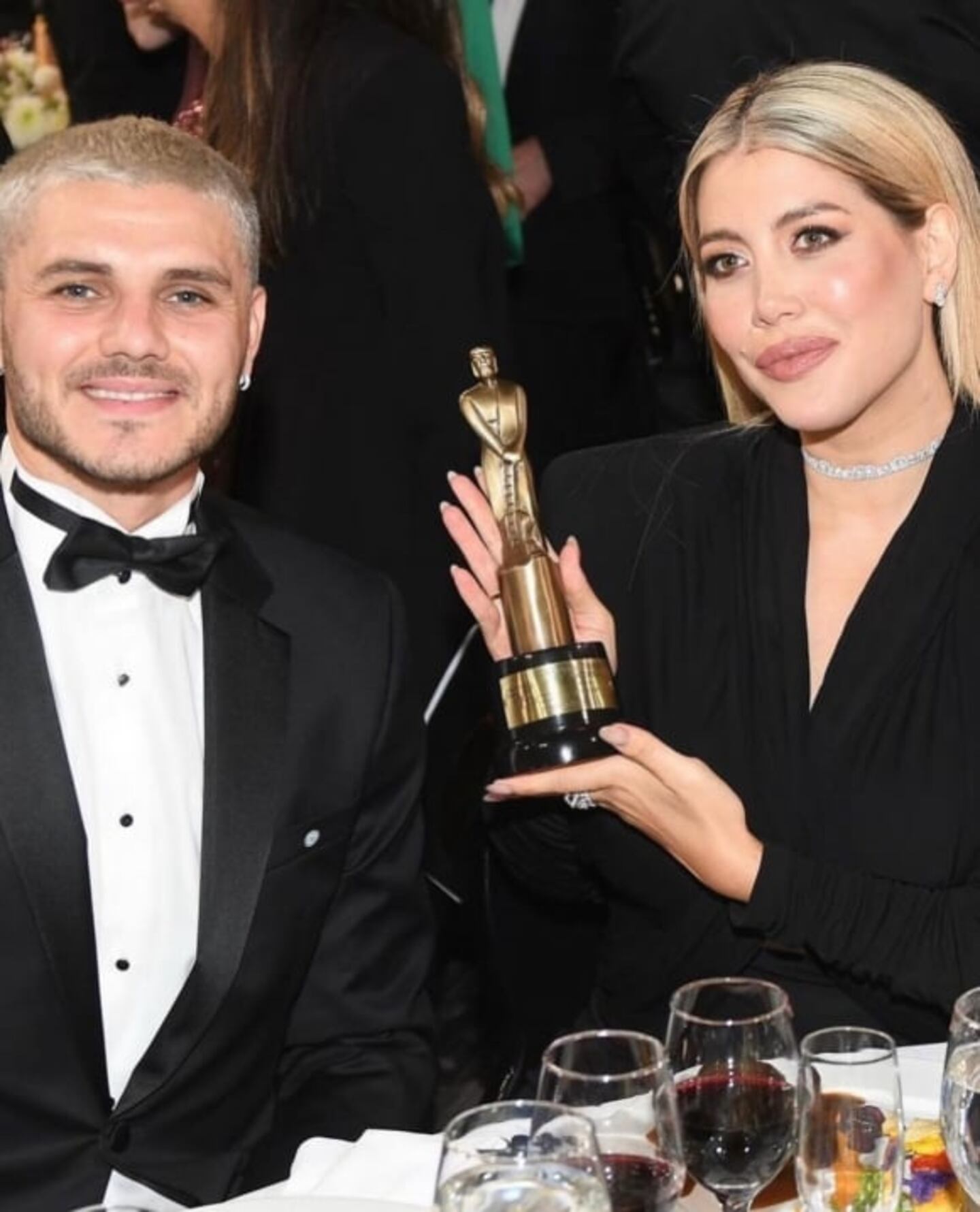 Reapareció Mauro Icardi y le dedicó un mensaje muy especial a Wanda Nara  con fotos del Martín Fierro | Ciudad Magazine