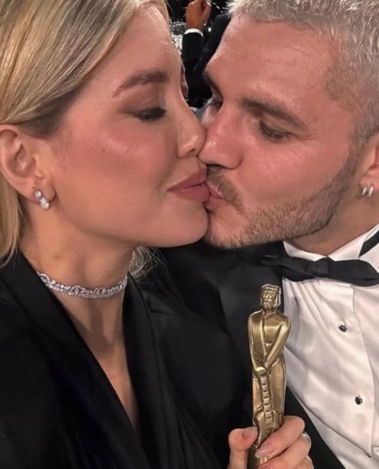 Reapareció Mauro Icardi y le dedicó un mensaje muy especial a Wanda Nara con fotos del Martín Fierro