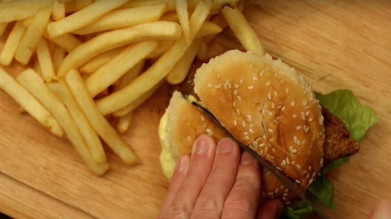 Receta para un súper sándwich de milanesa, paso a paso 