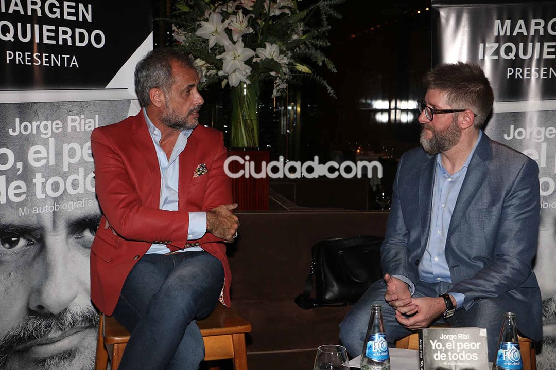 Rial y Luis Novaresio durante  la charla del libro (Fotos Movilpress)..jpg