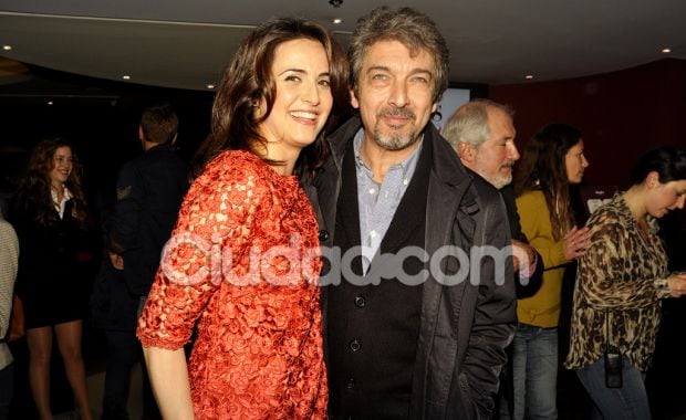 Ricardo Darín saludó a Julieta Díaz en el gran estreno (Foto: Jennifer Rubio). 