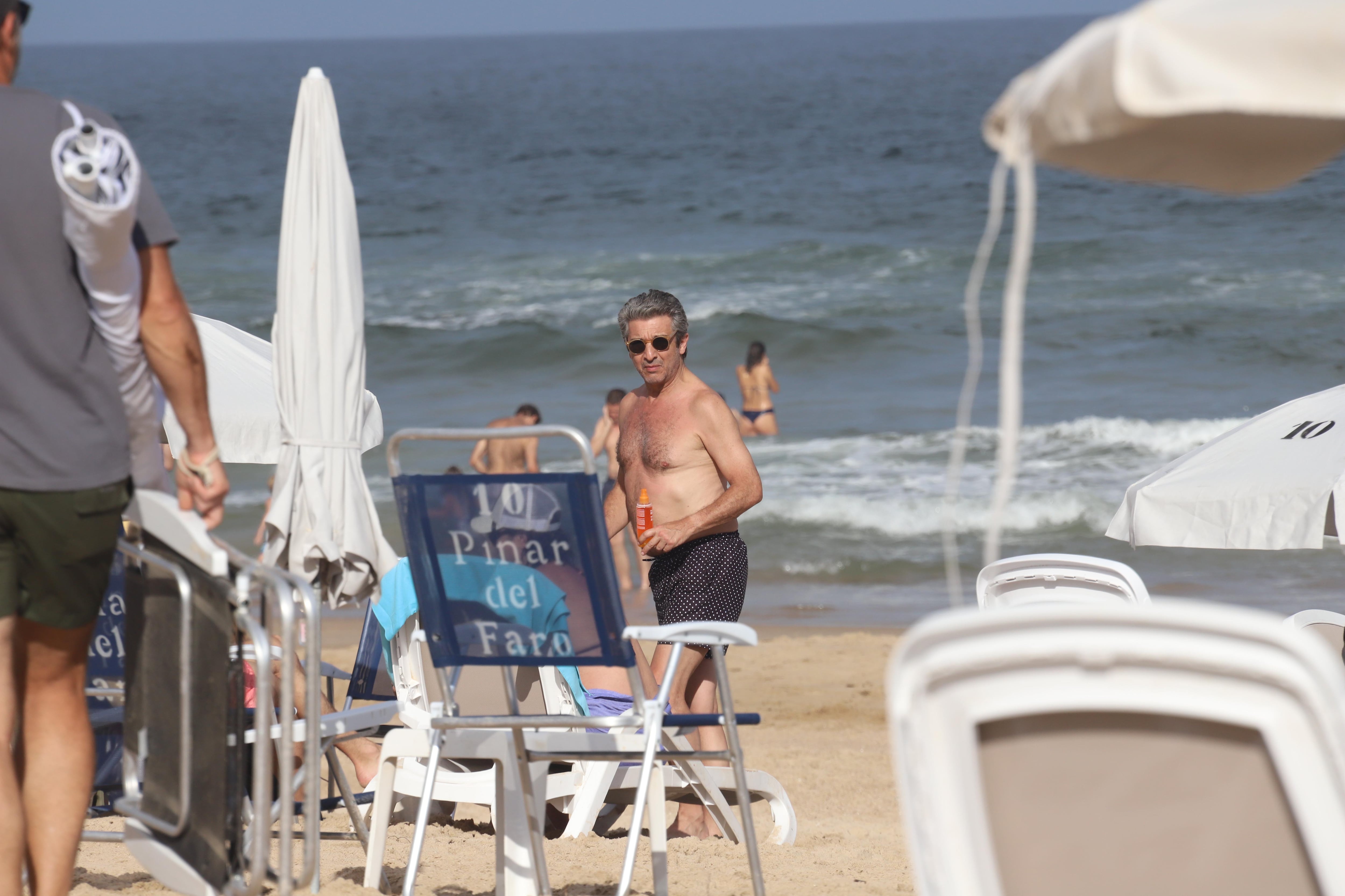 Ricardo Darín y Florencia Bas, 31 años de amor en Punta del Este. (Foto: GMPress)