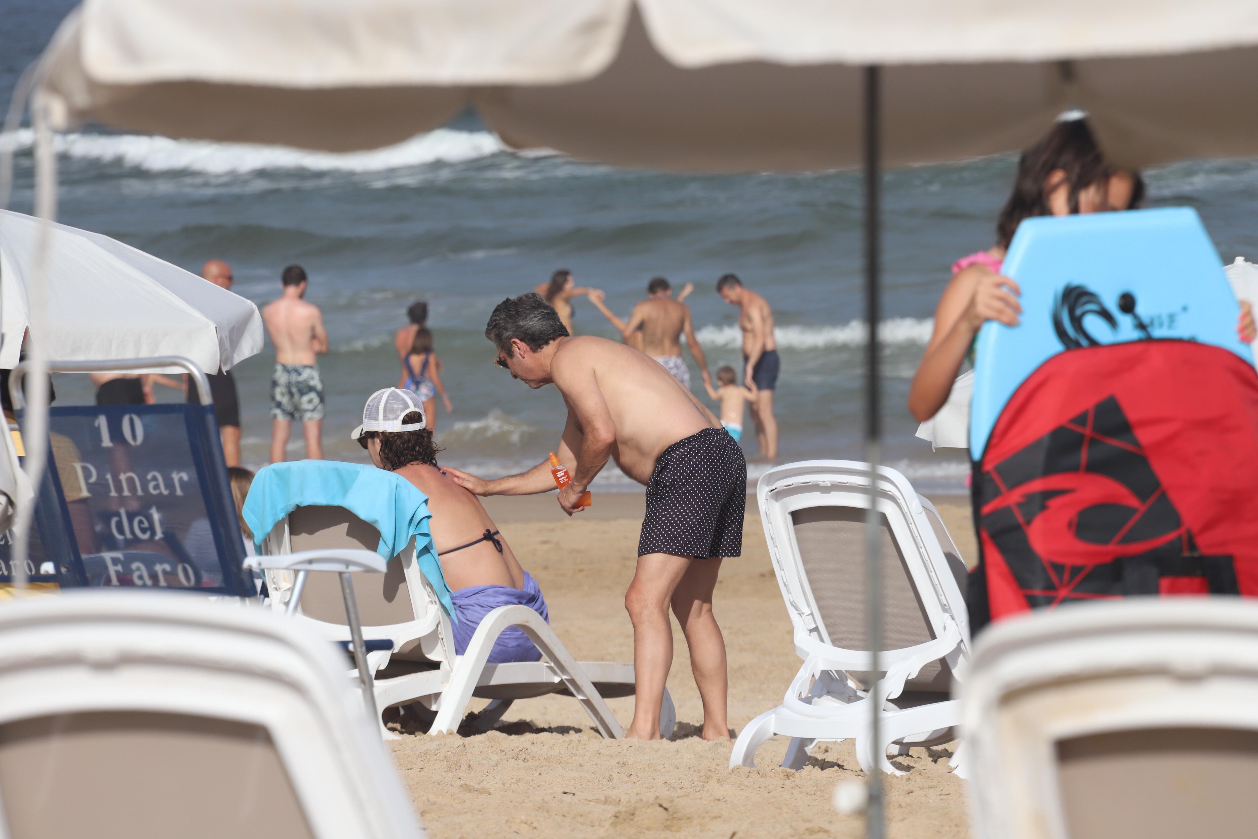 Ricardo Darín y Florencia Bas, 31 años de amor en Punta del Este. (Foto: GMPress)