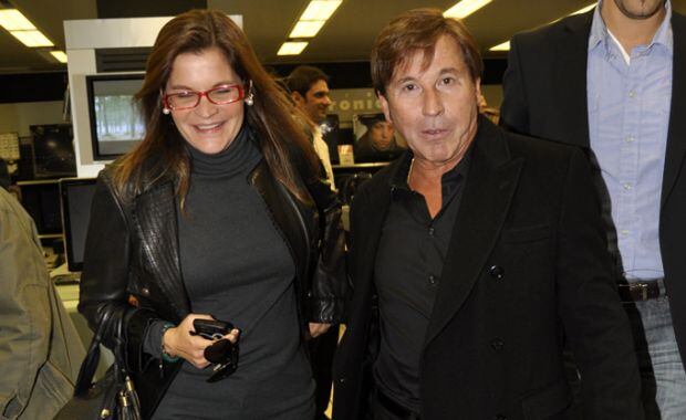 Ricardo Montaner y su esposa. (Foto: Jennifer Rubio).