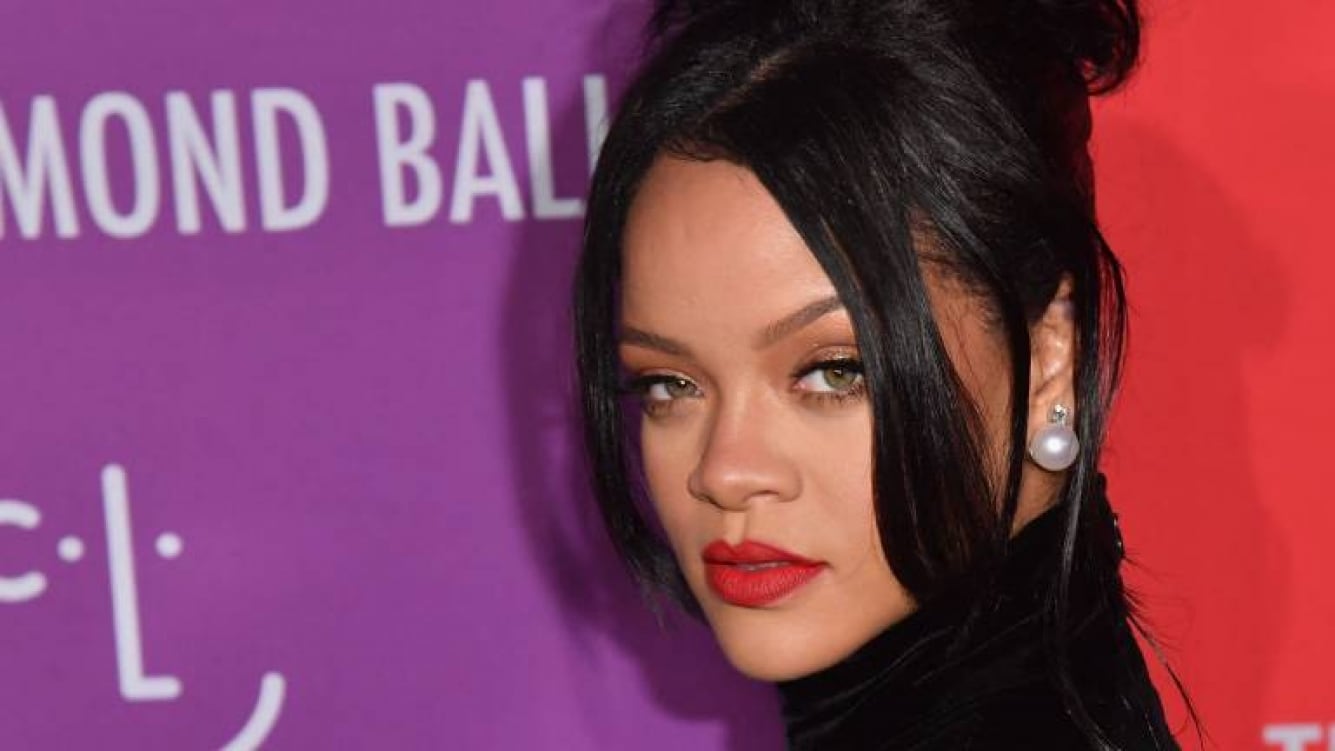 Rihanna fue reconocida como heroína nacional de su país