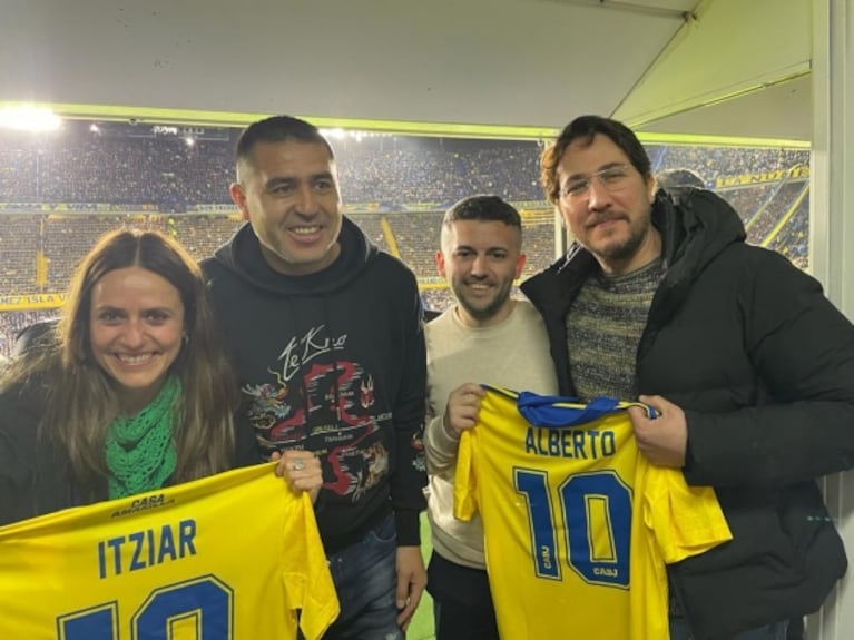 Riquelme recibió en la Bombonera a Itziar Ituño, la inspectora Murillo de La Casa de Papel