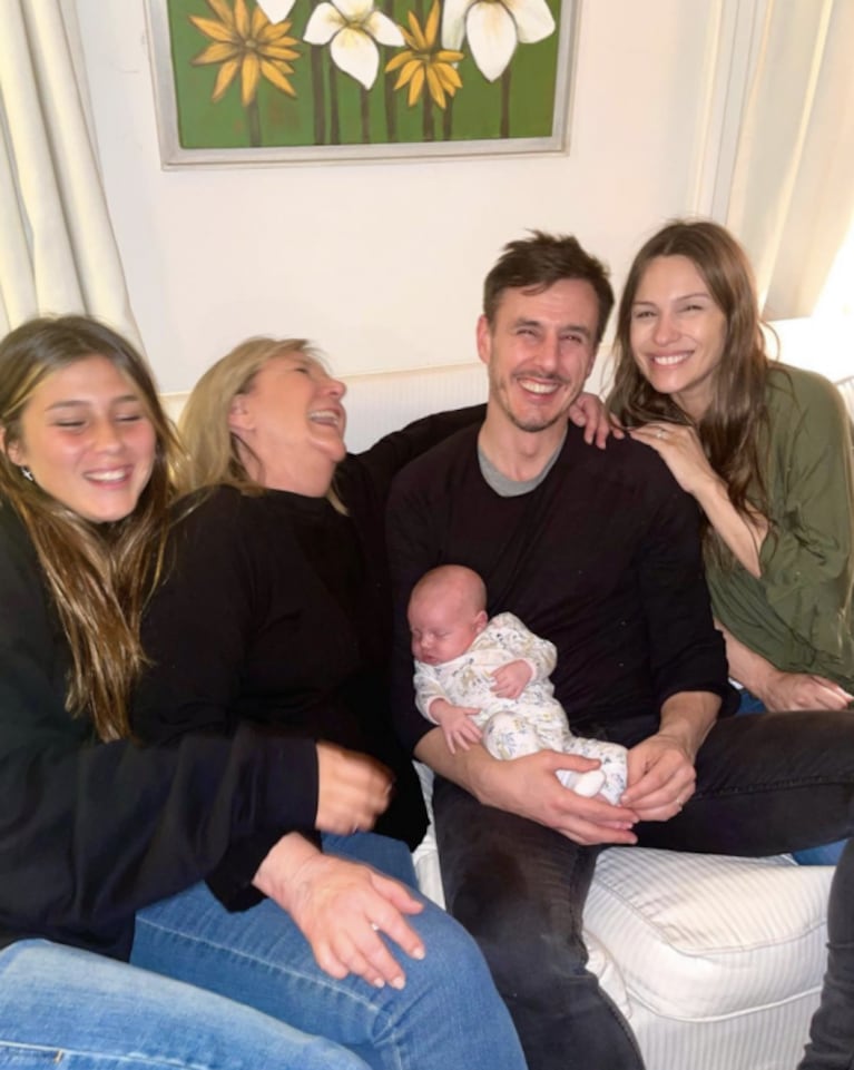 Roberto García Moritán compartió tiernas postales con Pampita, Ana, su mamá y su hija Delfina: "Con mis chicas"