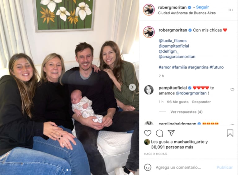 Roberto García Moritán compartió tiernas postales con Pampita, Ana, su mamá y su hija Delfina: "Con mis chicas"