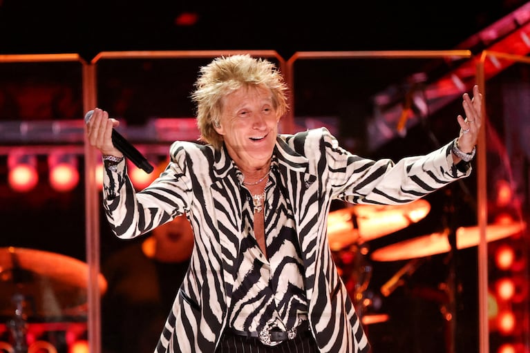 Rod Stewart el 30 de enero de 2025 en el concierto a beneficio de los damnificados por los incendios en Los Angeles. REUTERS/Mario Anzuoni