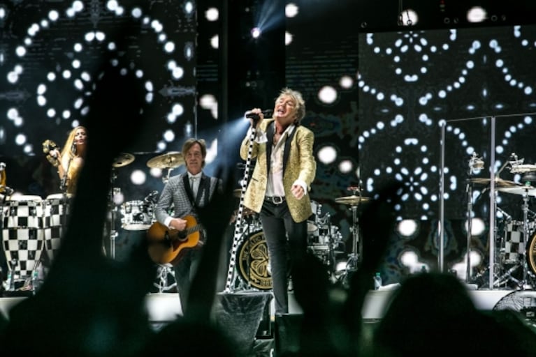 Rod Stewart se presentó ante 20 mil personas en GEBA: las fotos del show 