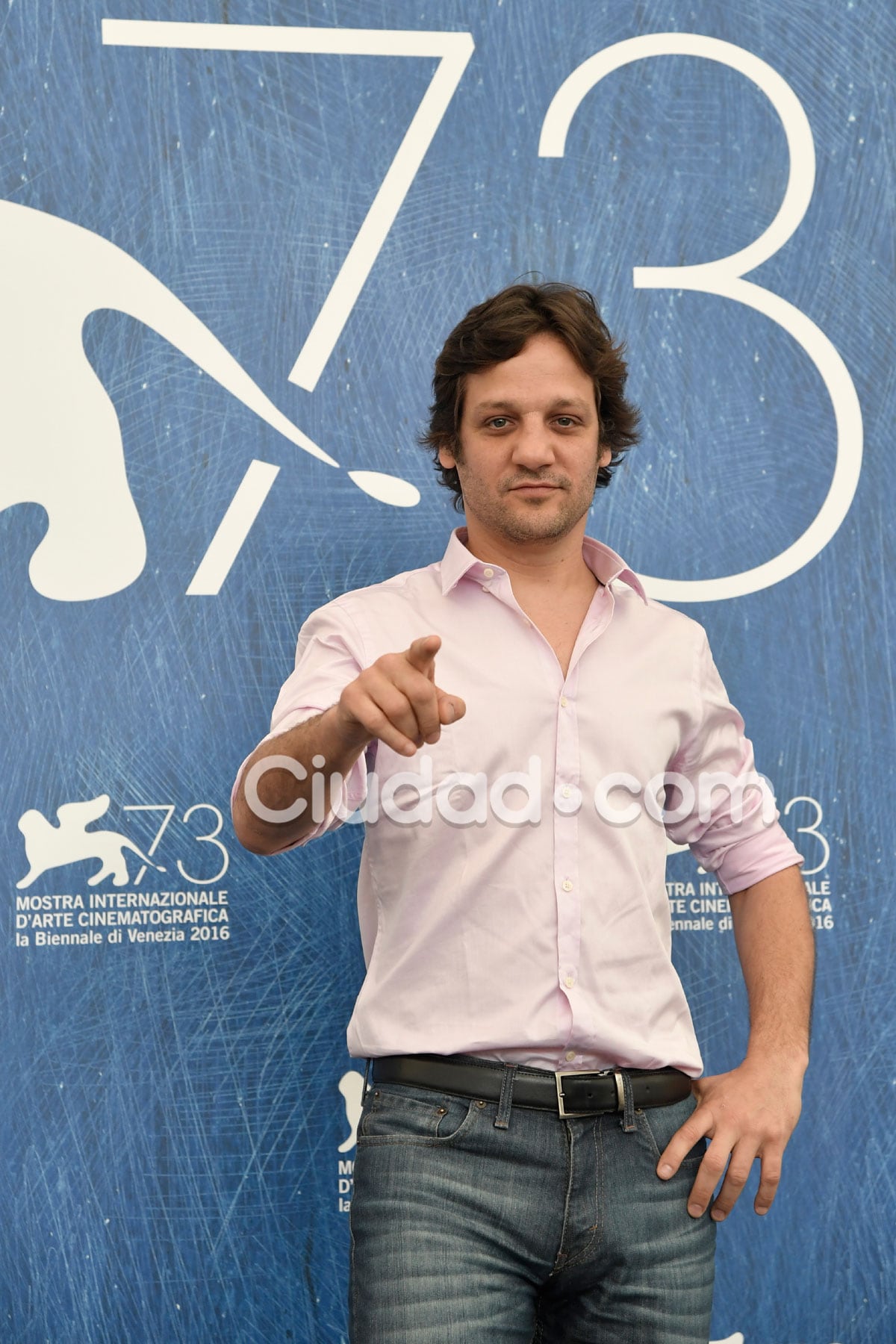 Rodrigo de la Serna en el Festival de Venecia. (Fotos: AFP)