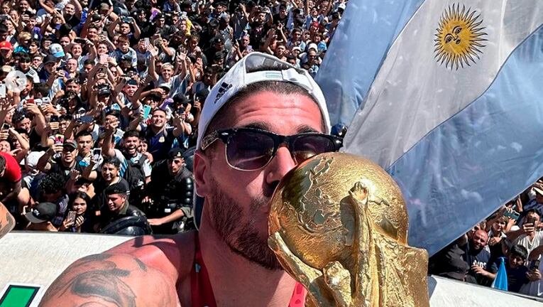 Rodrigo de Paul habló a corazón abierto sobre el multitudinario recibimiento a la Selección en el Obelisco.