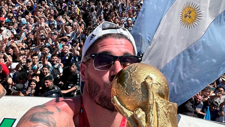 Rodrigo de Paul habló a corazón abierto sobre el multitudinario recibimiento a la Selección en el Obelisco.