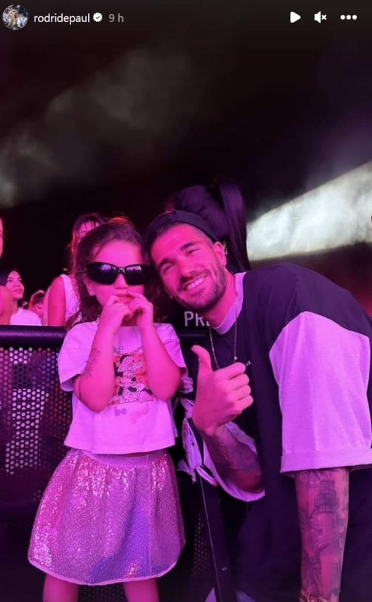 Rodrigo de Paul vio el show de Tini Stoessel con su hija Francesca: la tierna foto juntos 