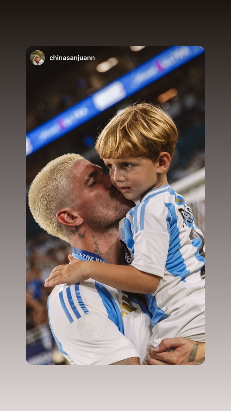 Rodrigo de Paul y su hijo Bautista