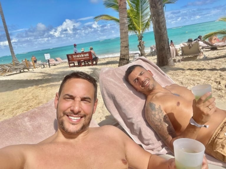 Rodrigo Lussich y su novio: el álbum de fotos de las románticas vacaciones en Punta Cana
