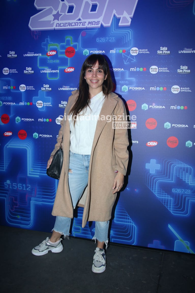 Romina Uhrig en el estreno de Zoom, Acércate Más (Foto: Movilpress).