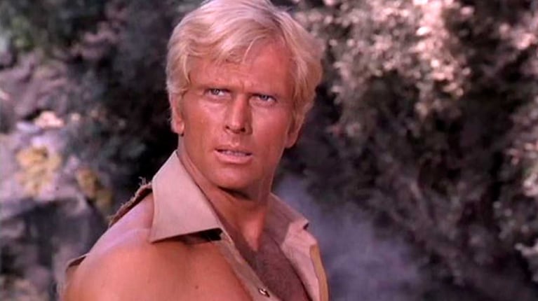 Ron Ely como Doc Savage, el hombre de bronce (Fotos: web)