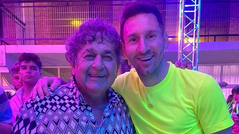 Rubén Cacho Deicas, el líder de los Palmera, con Lionel Messi.